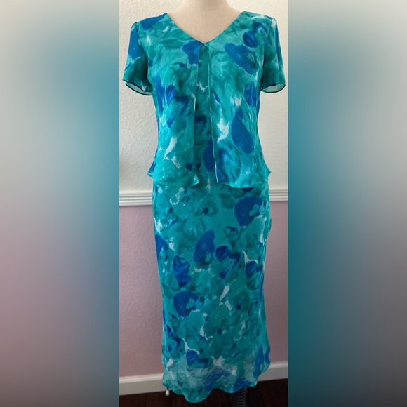 R&M Richards Dresses & Skirts - R&M Richards dress size 16